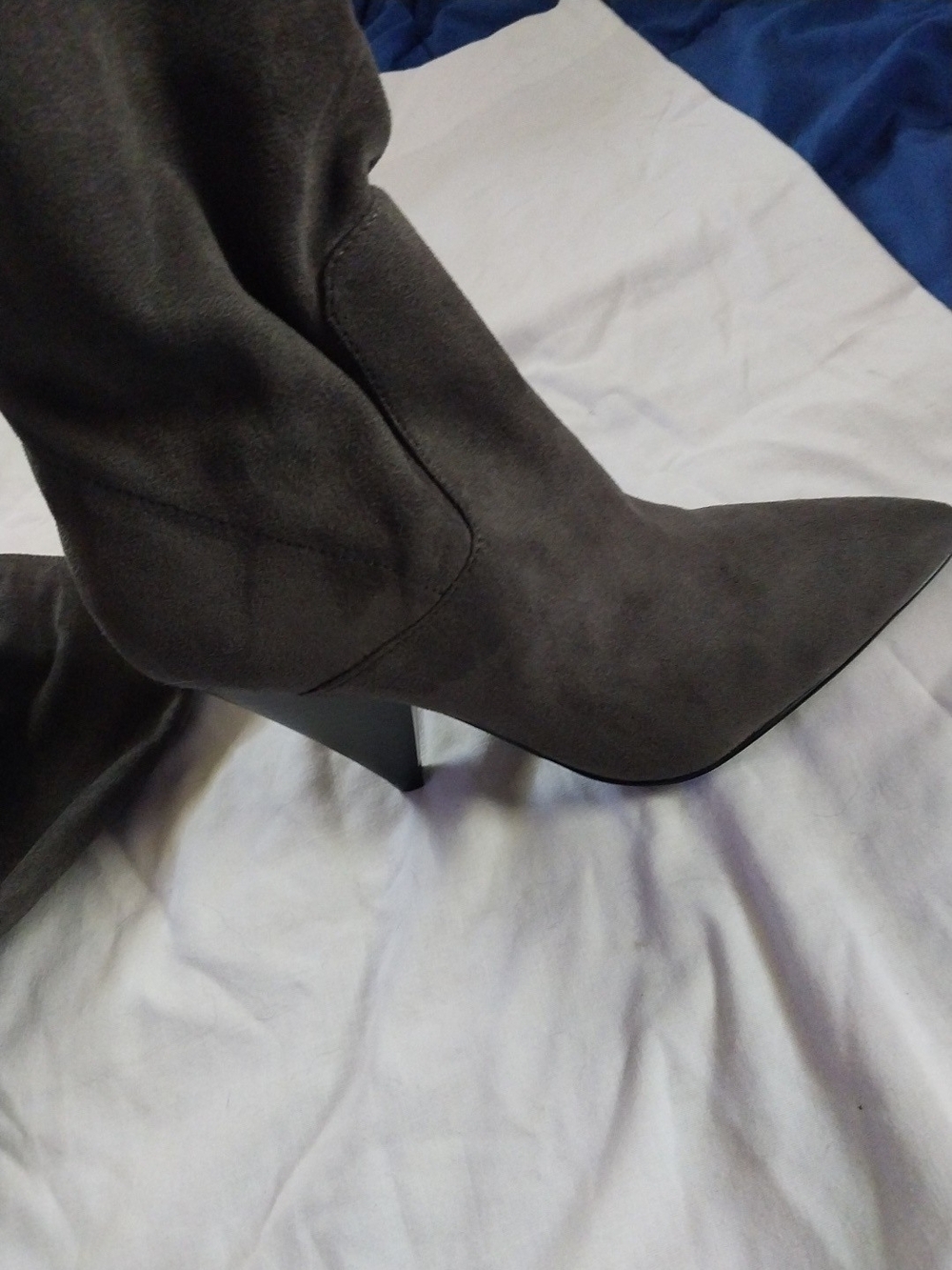 Indi Go Rd. Women's Tall Pointed-Toe Suede Boots - Gray Size 6M - Picture 8 of 13